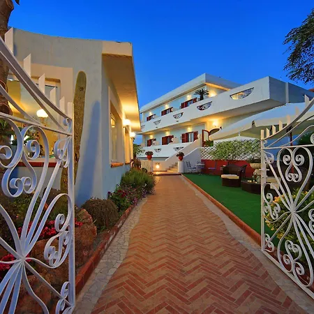 Hotel Iris