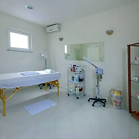 Iris 호텔 3*